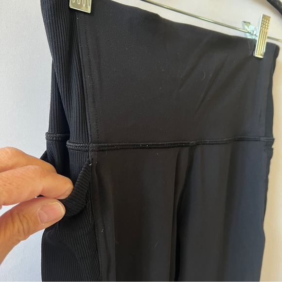 LULULEMON LUXESTREME LEGGINGS 4 RIBBED SIDE LEG PANEL POCKETS ANKLE YOGA ACTIVE - Picture 6 of 11